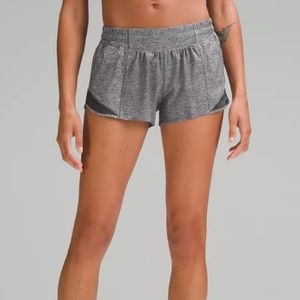 lululemon hotty hot shorts 2.5 in